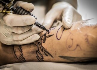 Mastering the Art of Tattooing: Essential Tools and Techniques for Aspiring Artists Tattooing